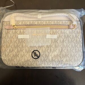 Michael Kors Beige and White Signature Shoulder Bag